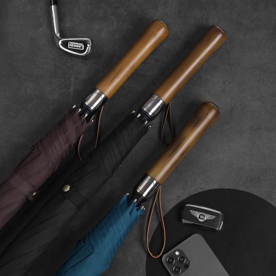 payung golf kayu pegangan panjang besar untuk iklan
